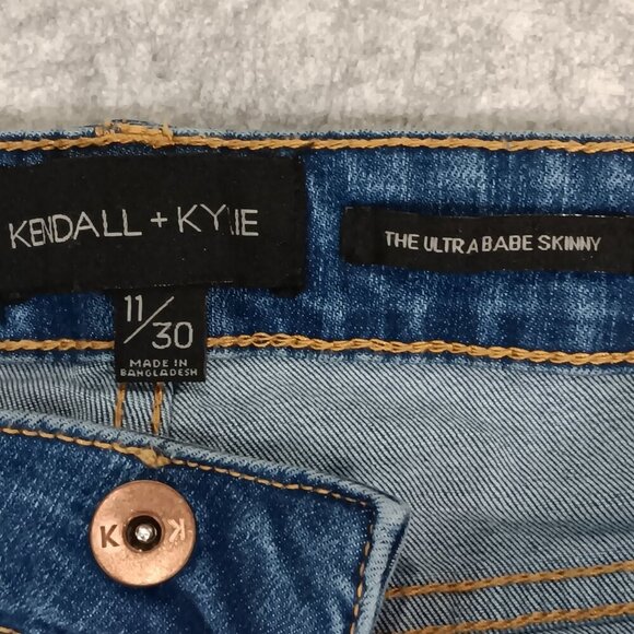 Kendall + Kylie The Ultra Babe Skinny 11/30 Midrise Distressed Denim Slim Fit​​ - Picture 7 of 16